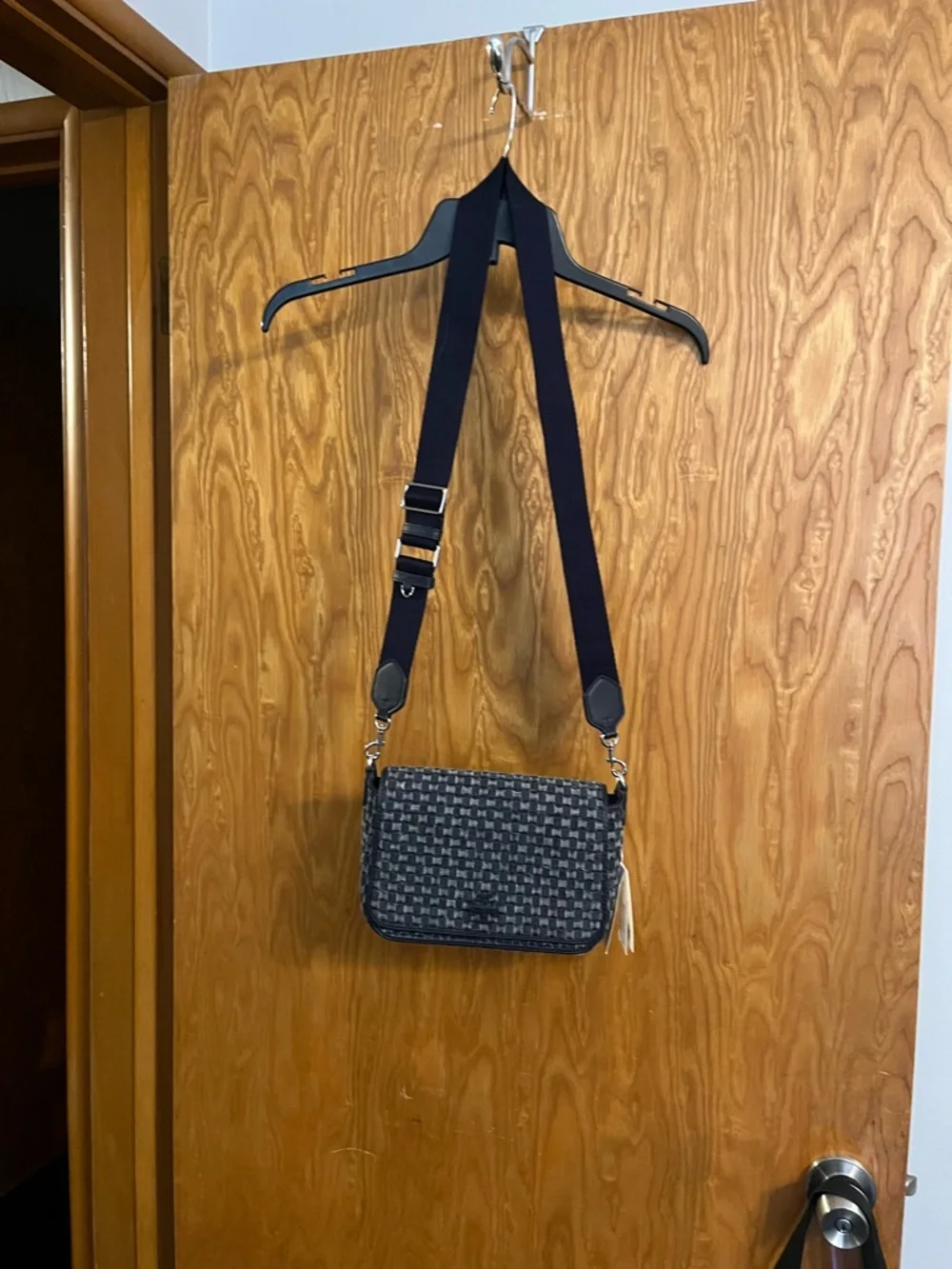 Tory Burch Black Navy Logo Crossbody Bag - Picture 2 of 10
